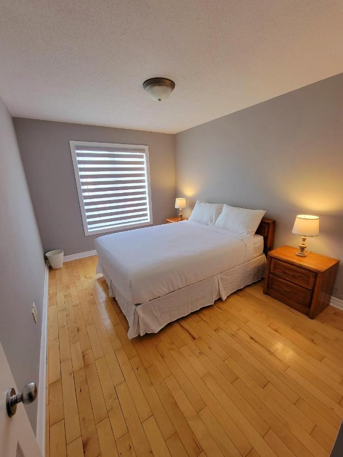 Cozy 3 Bedroom Town House 20 Min From Ottawa Down Town And Airport Esterno foto
