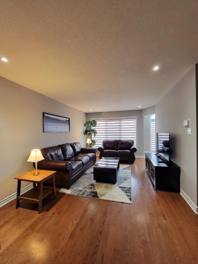Cozy 3 Bedroom Town House 20 Min From Ottawa Down Town And Airport Esterno foto